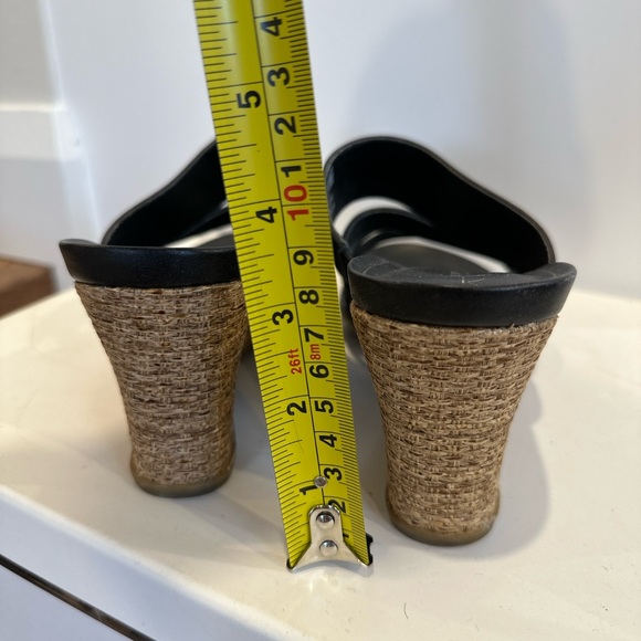 Emergency wedge. - Picture 4 of 6